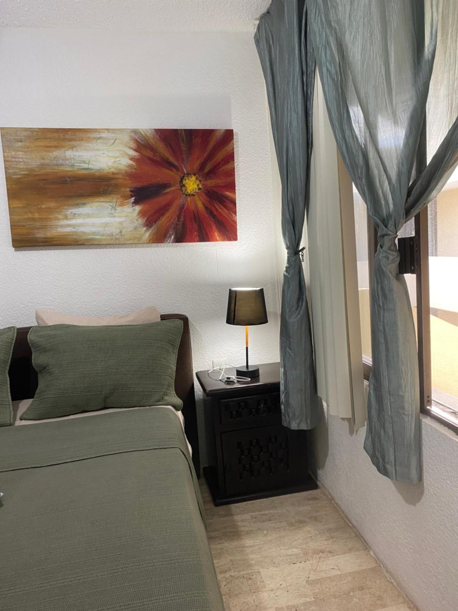 Front Beach Private Room With Shared Bathroom Κανκούν Εξωτερικό φωτογραφία